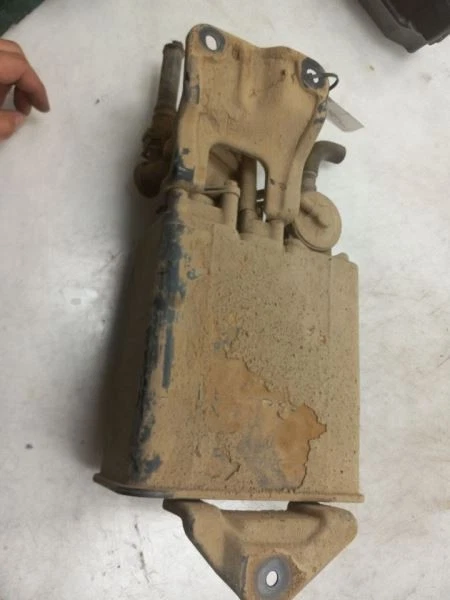 2009 SCION XD 1.8L FWD MT VASILHA DE VAPOR DE COMBUSTÍVEL - Imagem 4 de 4