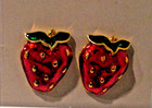 Vintage Avon Enamel Gold Tone Very Berry Strawberry Post Pierced Earrings 1990 — photo 2