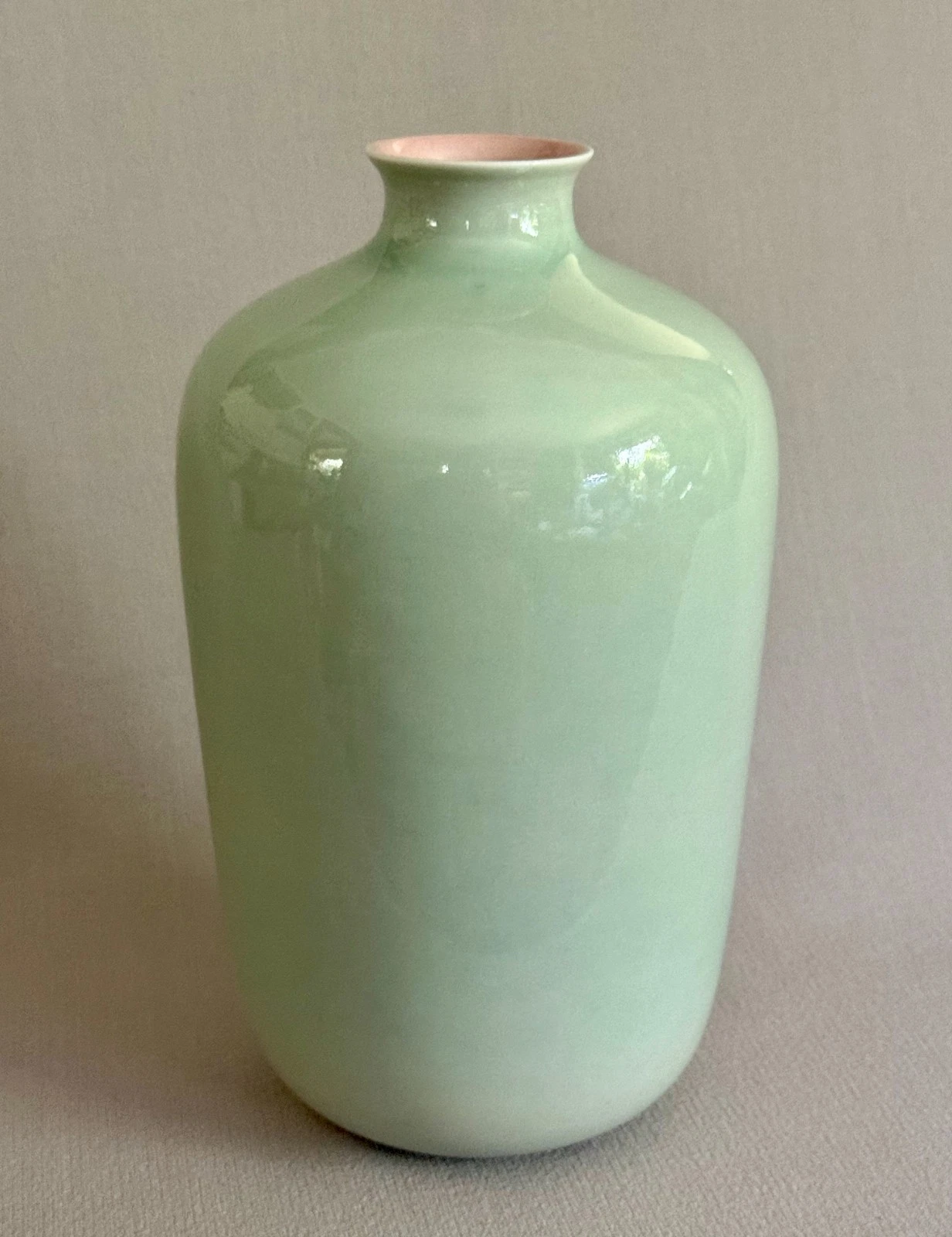 Large Vintage Bo Jia Middle Kingdom Porcelain Vase - Celadon & Pink
Opens in a new window or tab
