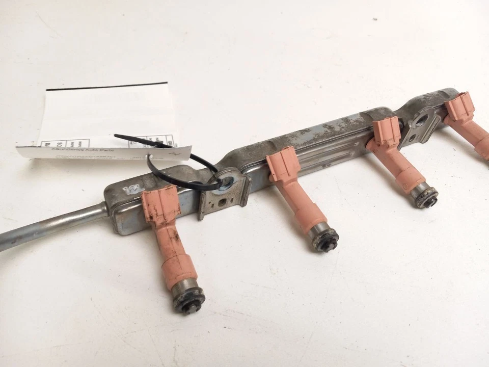 FUEL RAIL para Toyota Prius 2012-2019 OEM Foto 2 de 4