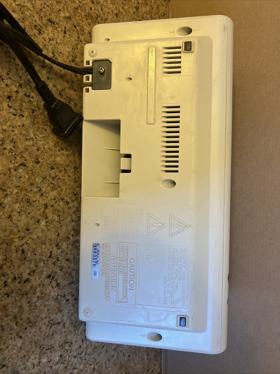 VINTAGE Sony Dream Machine Clock Radio Alarm AMFM Stereo ICF CS750