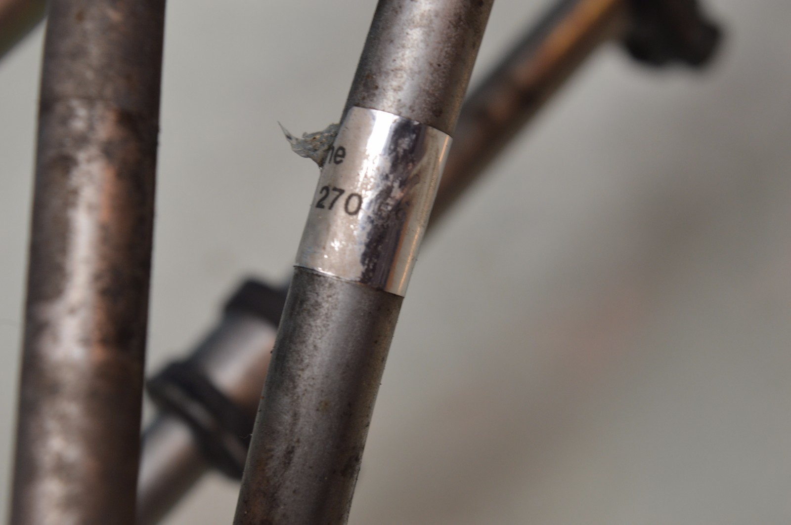 0709 W211 MERCEDES E550 AUTOMATIC TRANSMISSION COOLING LINES LINE