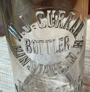 W.J. CURRAN BOTTLER HINSDALE N.H. (NEW HAMPSHIRE) BLOB TOP BEER / SODA BOTTLE