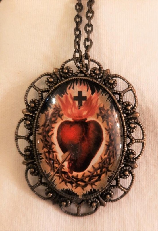 Scallop Rim Flaming Red Sacred Heart of Jesus Motif Medal Brasstone Necklace Pin