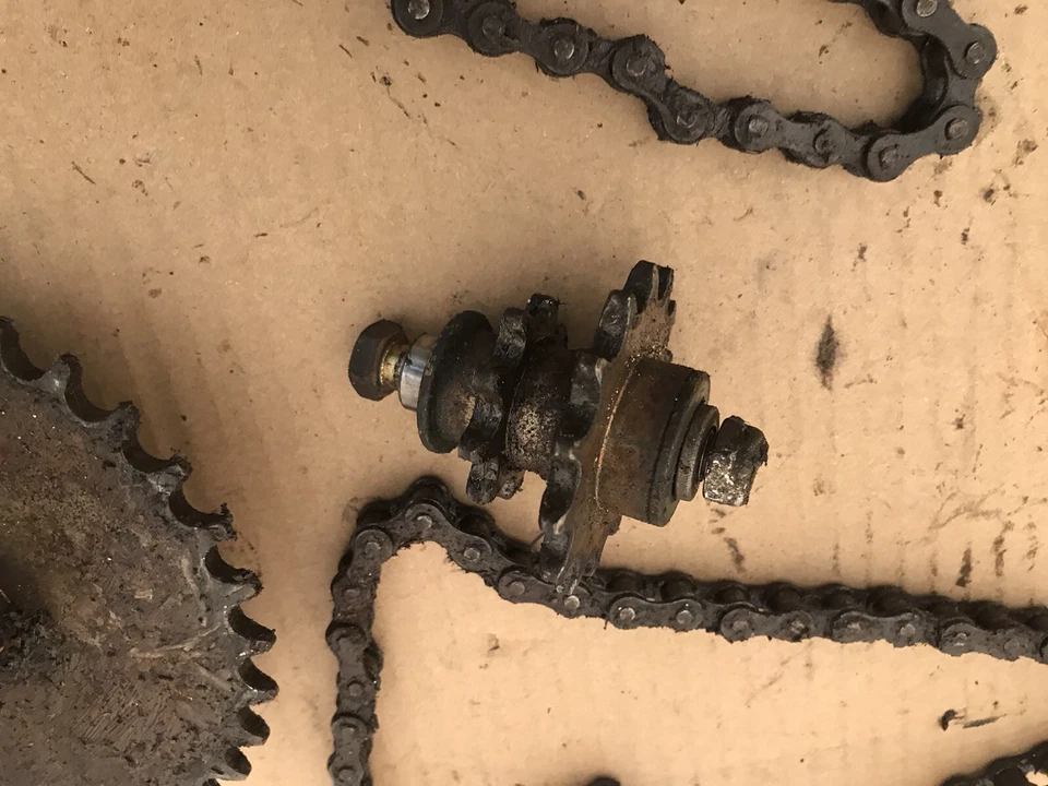 Eje de rueda dentada Mtd Yardman 7/24 soplador de nieve modelo 31650-0 [LT] Foto 2 de 4