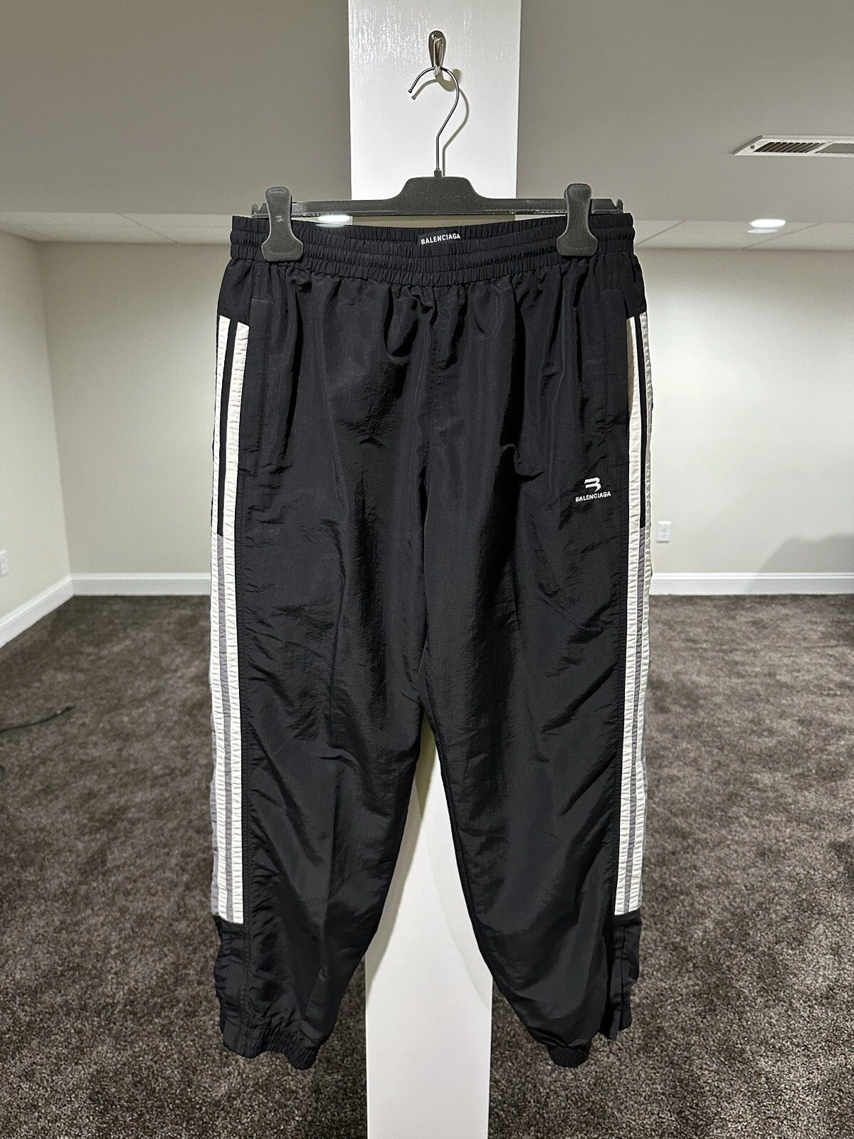 Pantaloni Balenciaga Unifit Sporty B Logo Pista Nylon Nero