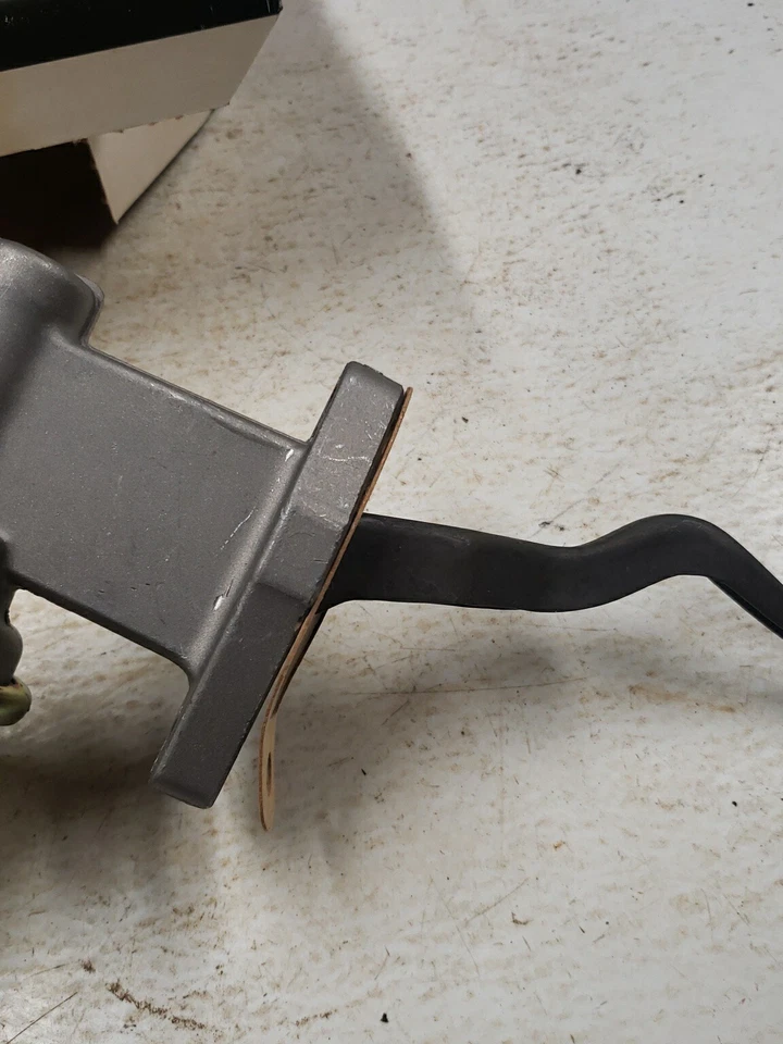 Топливный насос 1977-1979 Ford F-150, F-250, Bronco, F-350 Airtex 6978 - Изображение 4 из 4