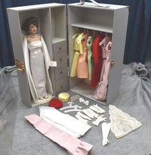 Franklin Mint Jackie Kennedy doll Case Dresses Shoe Earring Hat Sunglasses