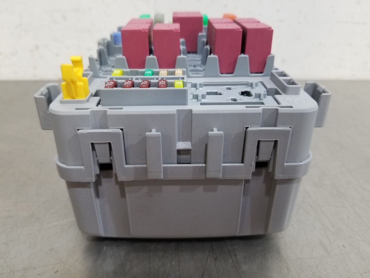 23 2023 MASERATI GRECALE CABIN FUSE BOX 