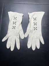 Vintage 60s White Women  s Gloves Decorative Beadwork