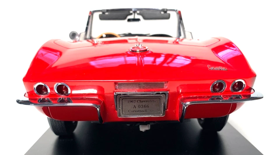 Franklin Mint 1967 Corvette StingRay L88 Red scale 1:12 INV# 3530 - Image 2 of 4