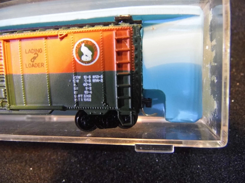 N - Atlas 2204 - 40' Boxcar, Great Northern 27024     EXC    M-M couplers - Image 2 of 3