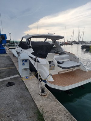 SEA RAY 320 SUNDANCER 2023 2x MerCruiser 6.2l MPI ECT 350 PS einwandfreier Zust.