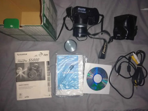 Fujifilm FinePix S5000 3.1MP Digital Bridge Camera 10x Zoom Spares/Repairs (C)