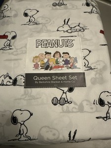 New Berkshire Queen Sheet Snoopy Dog Dish