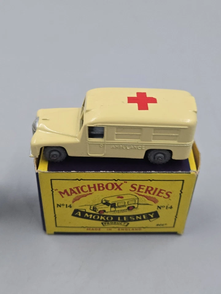 Vintage Matchbox Lesney Lot Of 2 #14 Daimler Ambulances With The Original Boxes - Image 4 of 4