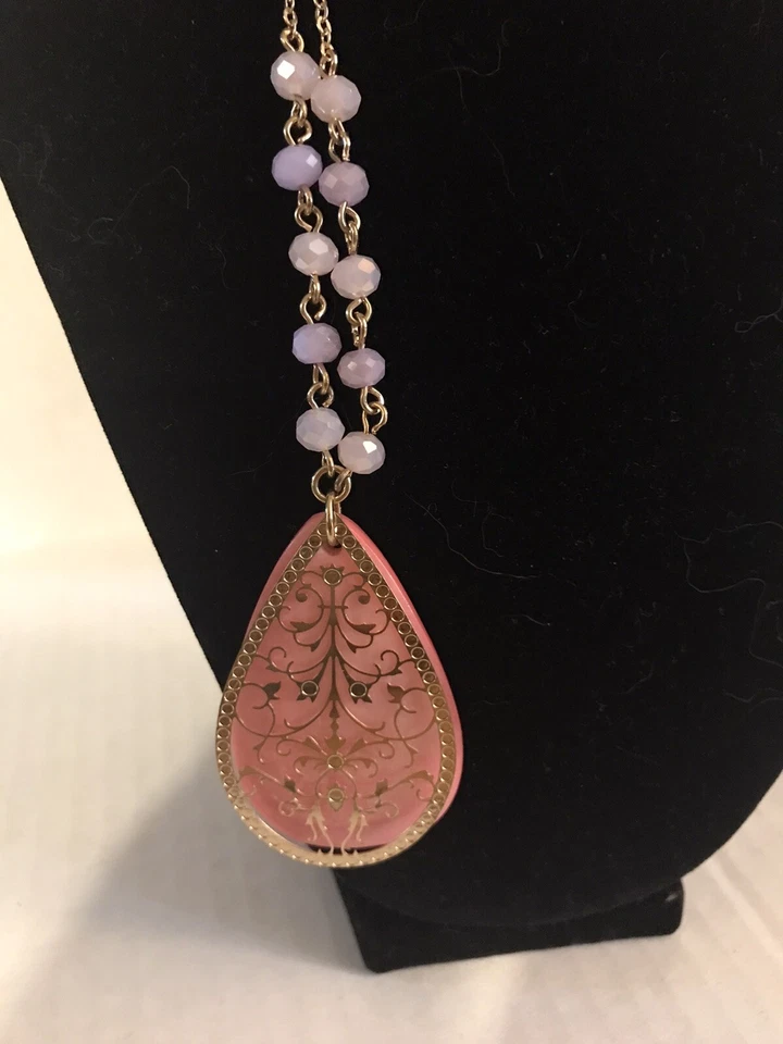 Avon Pink Shell With Gold Overlay Necklace - Image 4 of 4