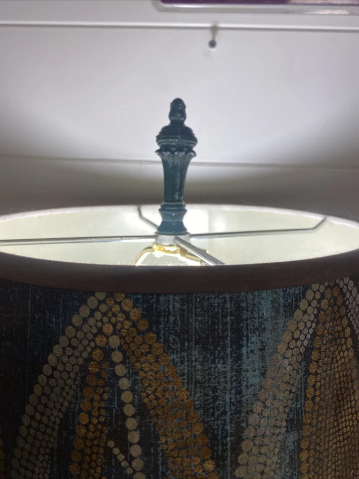 "Lámpara de mesa vintage alta estilo resina husillo verde con pantalla única 30"" de alto G.C." Foto 4 de 4
