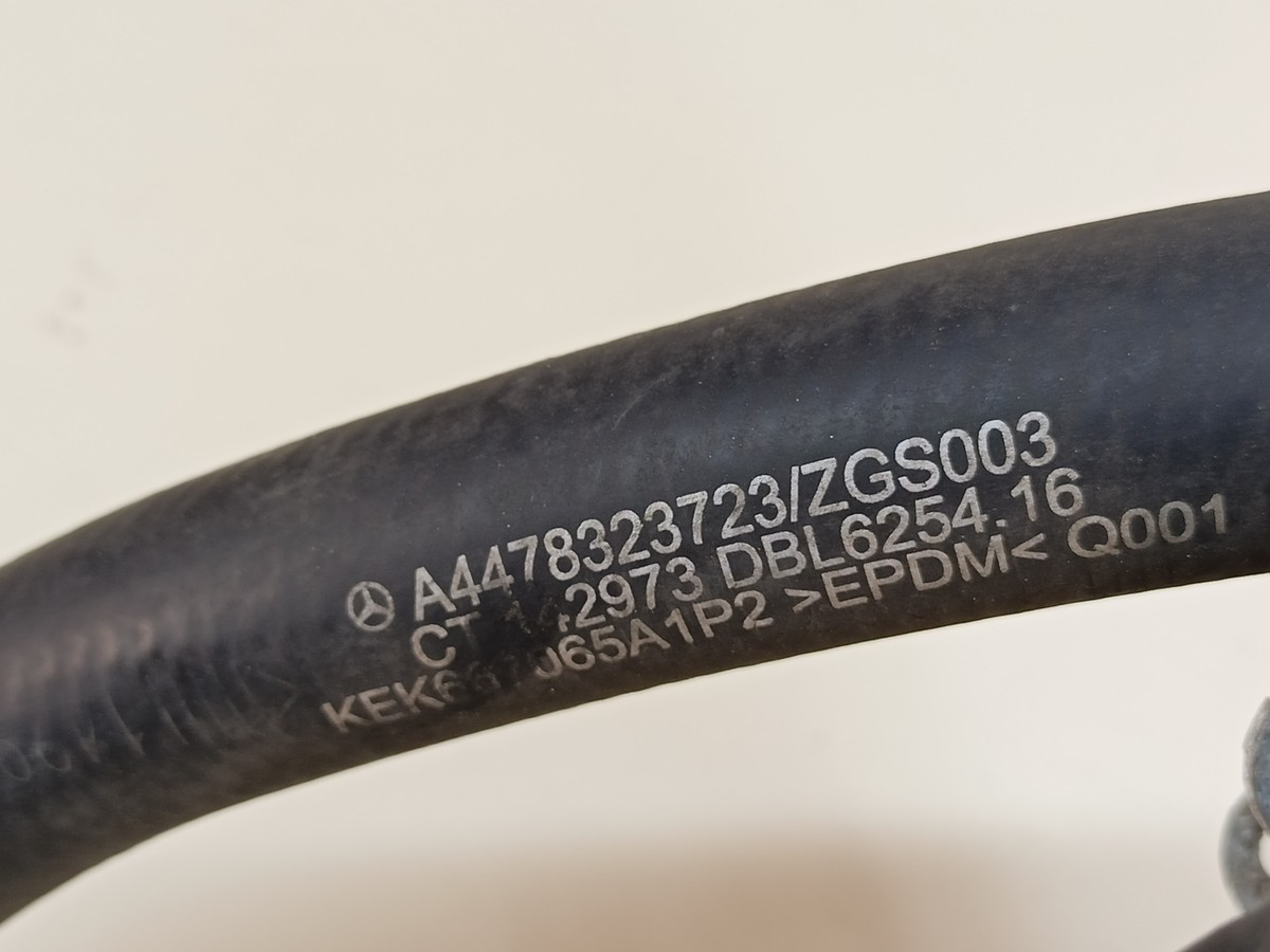 Kühlwasserschlauch Rohr Leitung Schlauch Mercedes Vito W447  