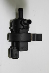 Tankventil Entlüftungsventil A0004703993 Mercedes Benz R W251 Bj,06