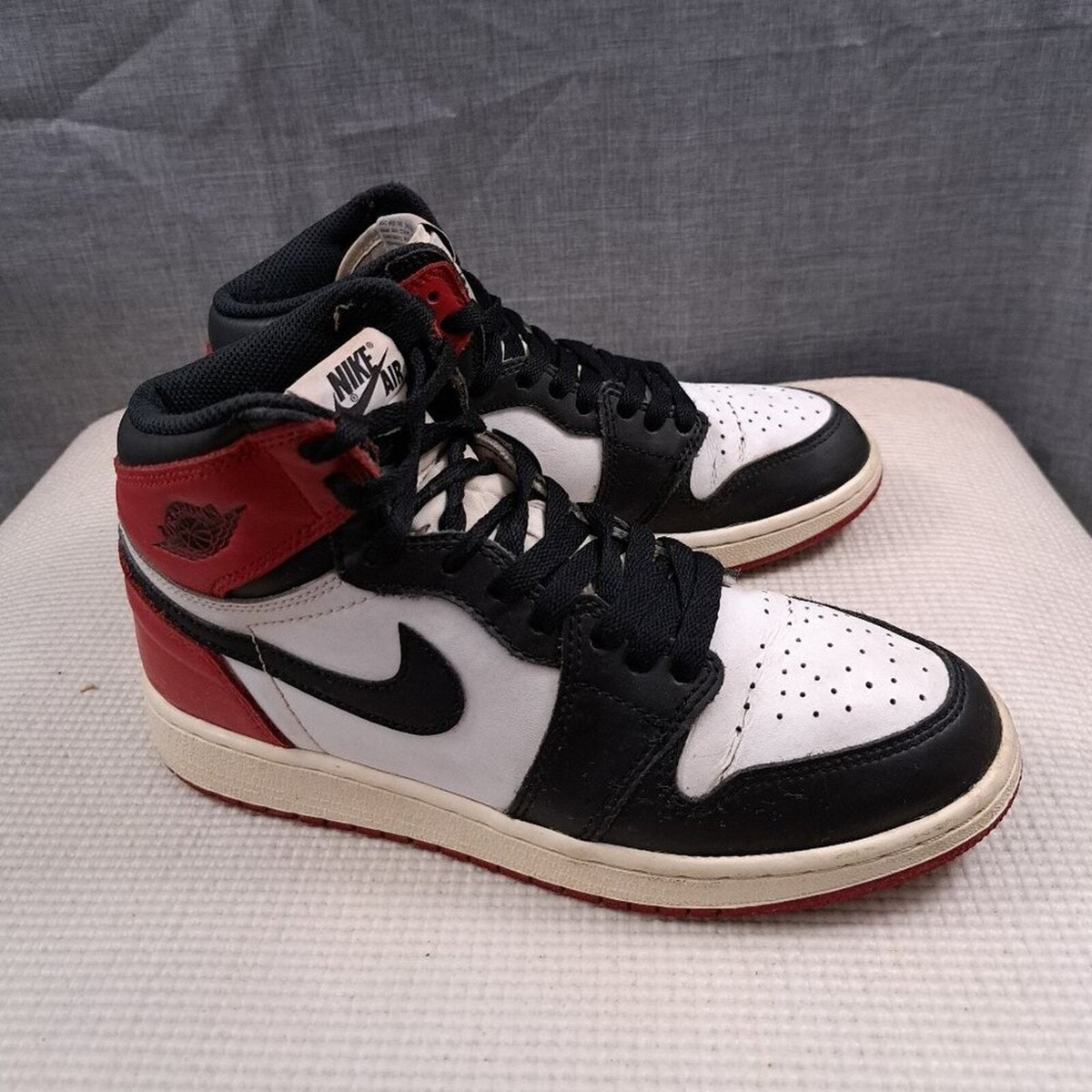 シューズ(男性用) Nike Air Jordan1RetroHigh Black Toe 27.5 Air Jordan 1 Retro 'Black Toe' Release Date. Nike SNKRS