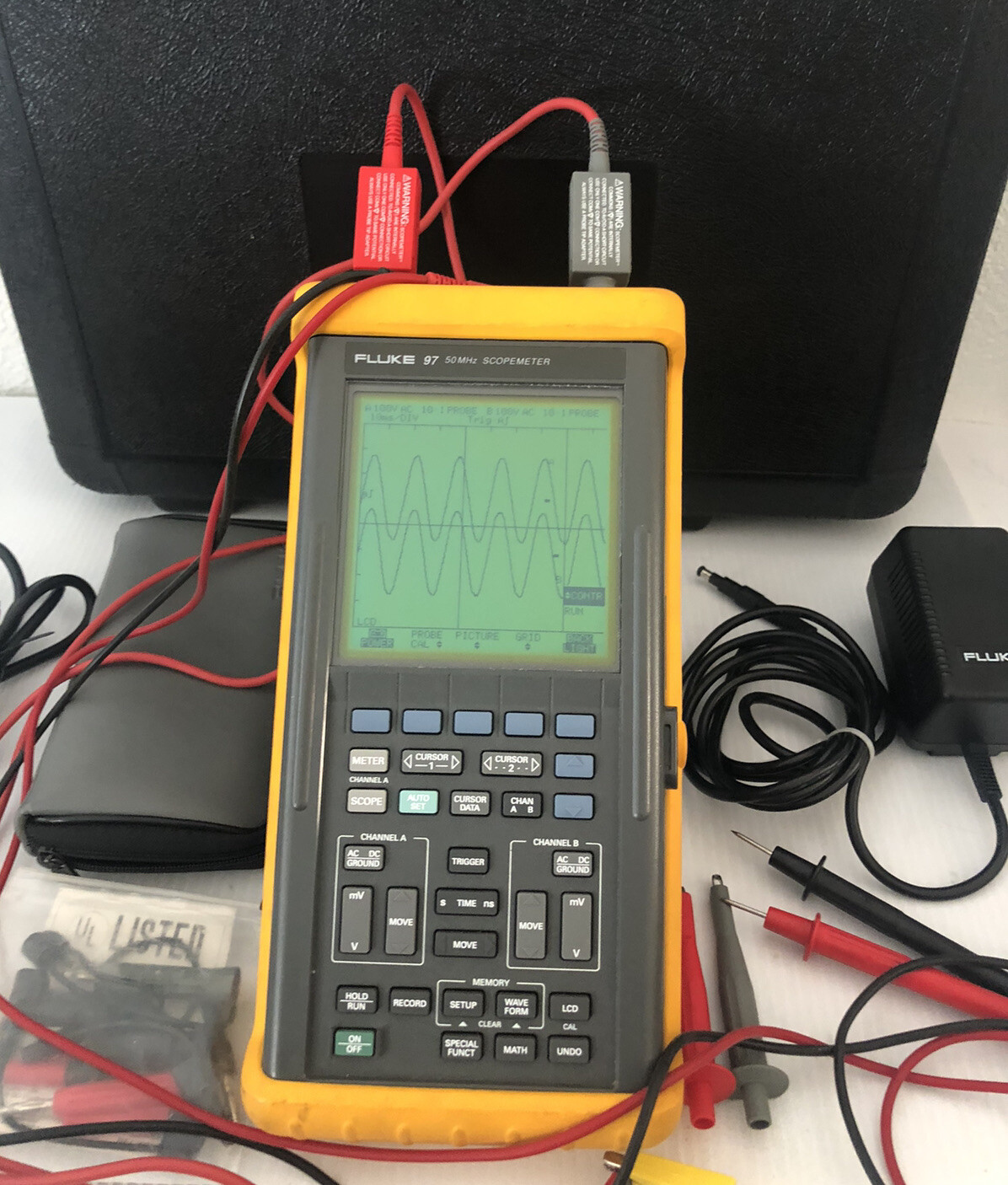 Fluke 97 Auto Scopemeter Dual Trace 50 MHz Handheld Oscilloscope