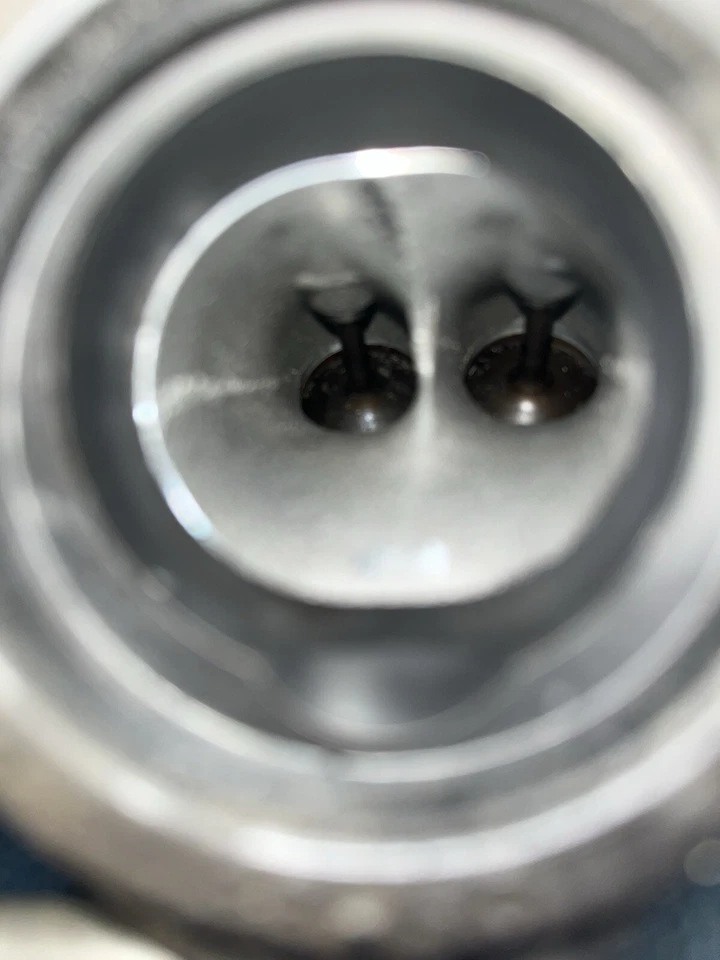 2008-2024 Gsxr750 Cylinder Head Complete - Image 4 of 4