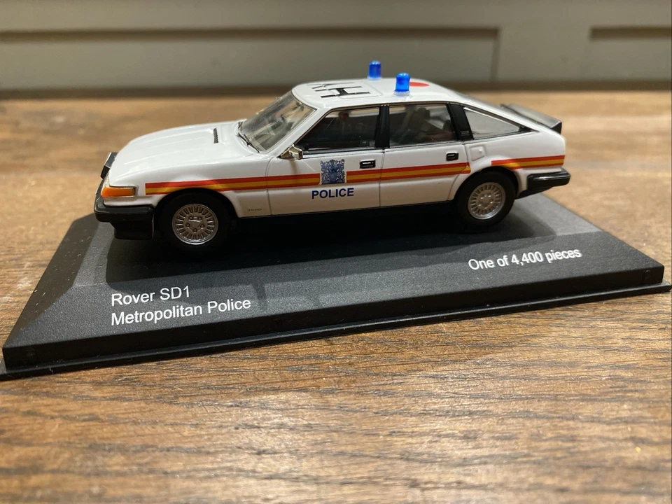 Vanguards Rover SD1 V8 3500 SE - Metropolitan Police Car VA09001 1:43 #817 - Image 2 of 4