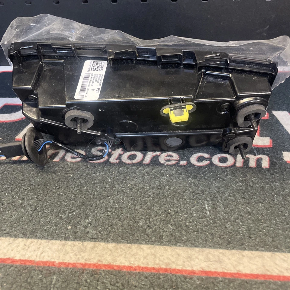 Conjunto de luz trasera interior derecha OEM MOPAR 22-24 Jeep Grand Wagoner 68432197AD Foto 2 de 4