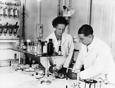 Paris France Frederick Joliot wife Irene Curie Physicists who share- Old Photo
