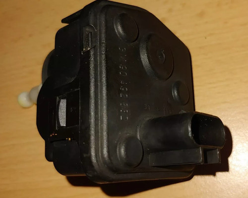 Opel Omega B LWR Stellmotor Leuchtweitenregulierung GM 90492832 Hella 007282-30