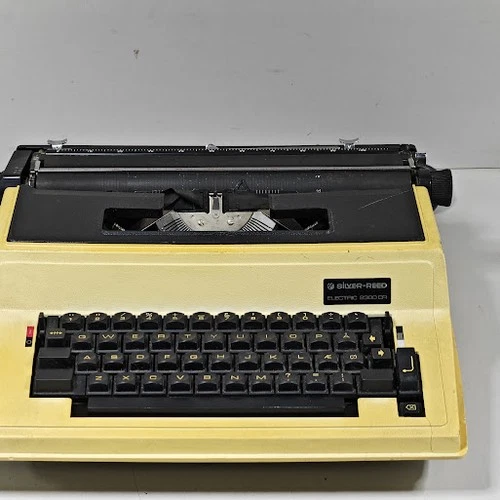 Silver-Reed Électrique 2300 CR Machine à Écrire - non Testé , Vintage