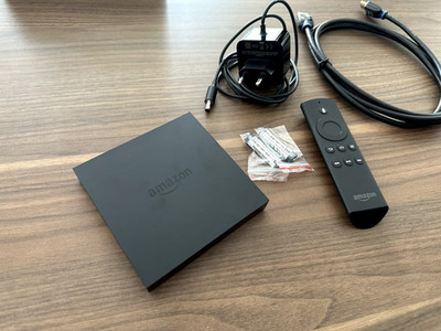 Amazon Fire TV Box (1. Generation) mit Fernbedienung etc. | Model: CL1130