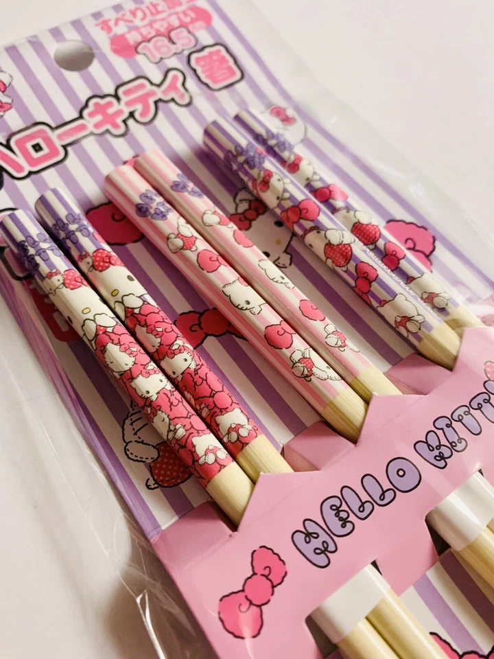 Conjunto de 3 Pauzinhos Sanrio, Hello Kitty, 6,5” Kawaii Bento Sushi VENDEDOR DOS EUA - Imagem 2 de 3