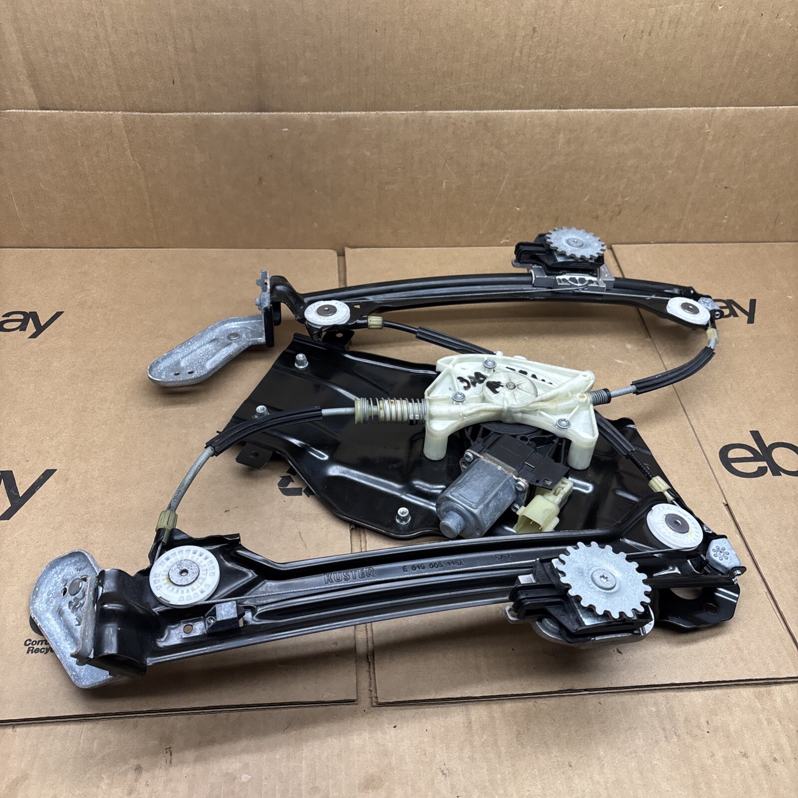 RIGHT REAR DOOR PASSENGER WINDOW REGULATOR MOTOR 670032862 Maserati GHIBLI
