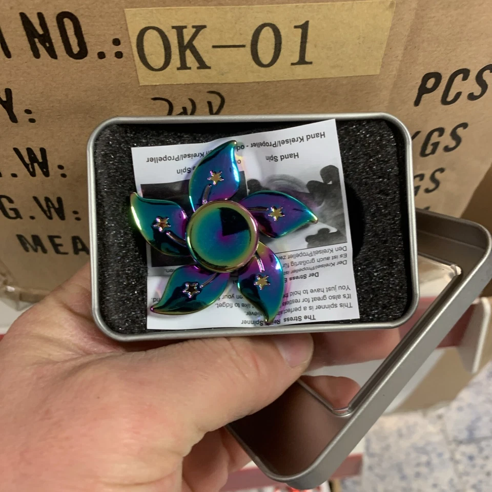 100 Stück Fidget Spinner Restposten Wurfmaterial Karneval - Bild 4 von 4
