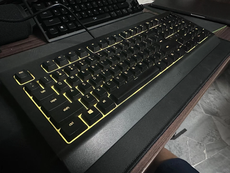 Razer Cynosa V2 Gaming Keyboard - Image 3 of 4
