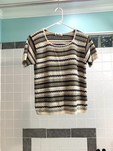 Reba Rose Sweater Tee Acrylic Size 