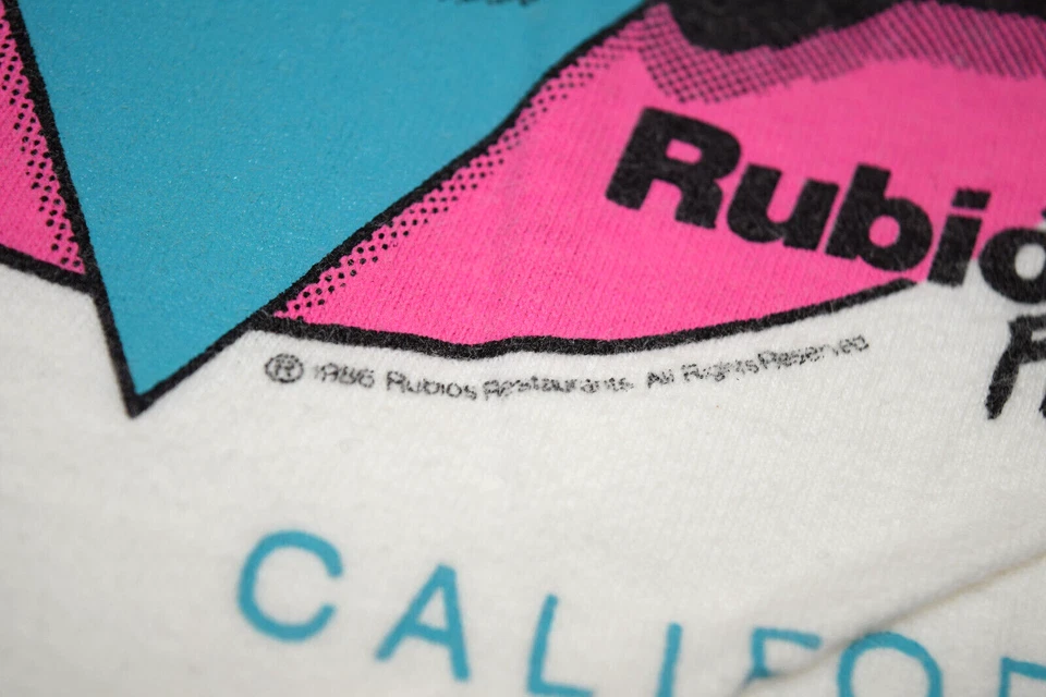 Vintage T-Shirt Size 80s Pesky's Beach and Taco Club Rubio's Fish Tacos c.1986 - Image 4 of 4