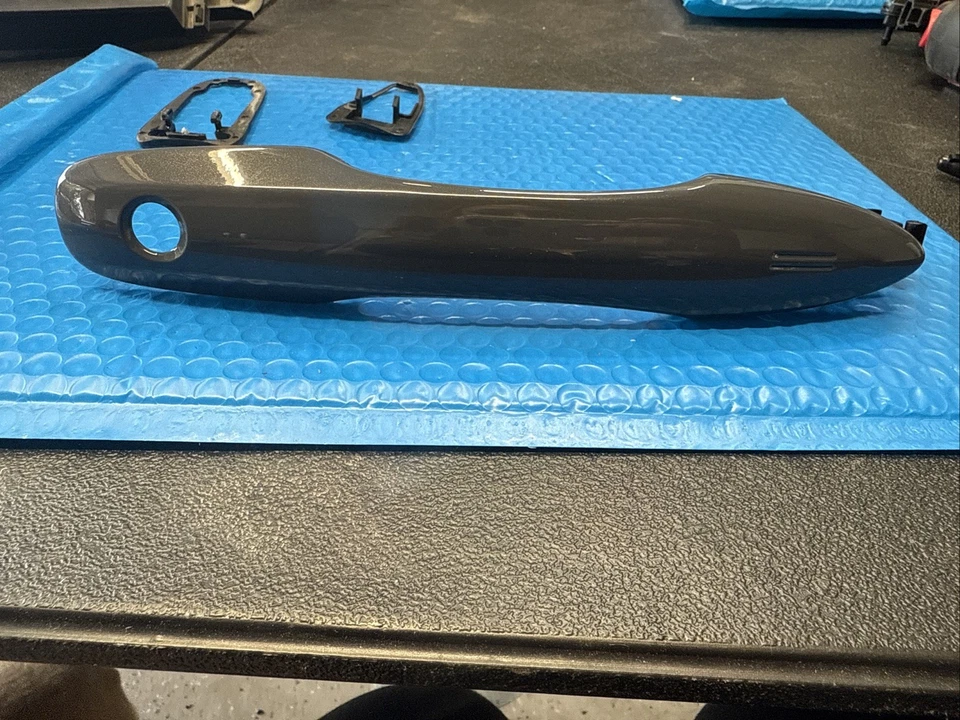 2024 Toyota Prius Prime Front Left Door Handle Cement Gray  - Image 2 of 4