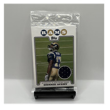 Topps 2008 Rookie Premiere Relics Donnie Avery Rams Relic Football Card #RPR-DA. rookie card picture