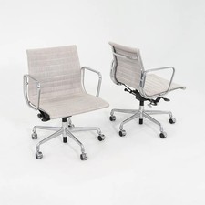 2015 Herman Miller Eames Aluminum Group Management Desk Chair in Gray 24x Avail