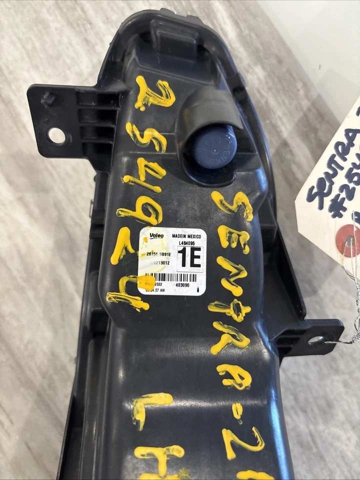 Faro antiniebla izquierdo Nissan Frontier Sentra Titan 2020-2025 26155-9B91E OEM LED Foto 4 de 4