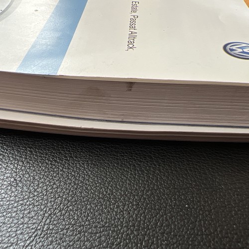 VW PASSAT ESTATE MAGOTAN ALLTRACK 2010-2014 OWNERS MANUAL HANDBOOK PACK - Picture 8 of 9
