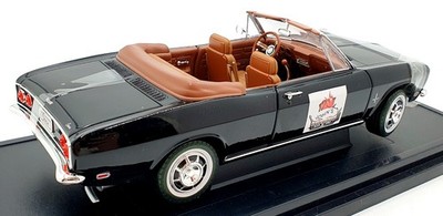 Road Signature 1/18 Scale Diecast 92498 - 1969 Corvair Monza