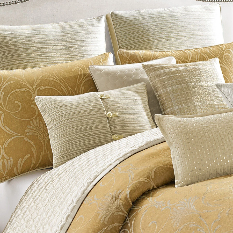 Nueva almohada europea Candice Olson Amour color dorado 26"x26" Foto 2 de 2