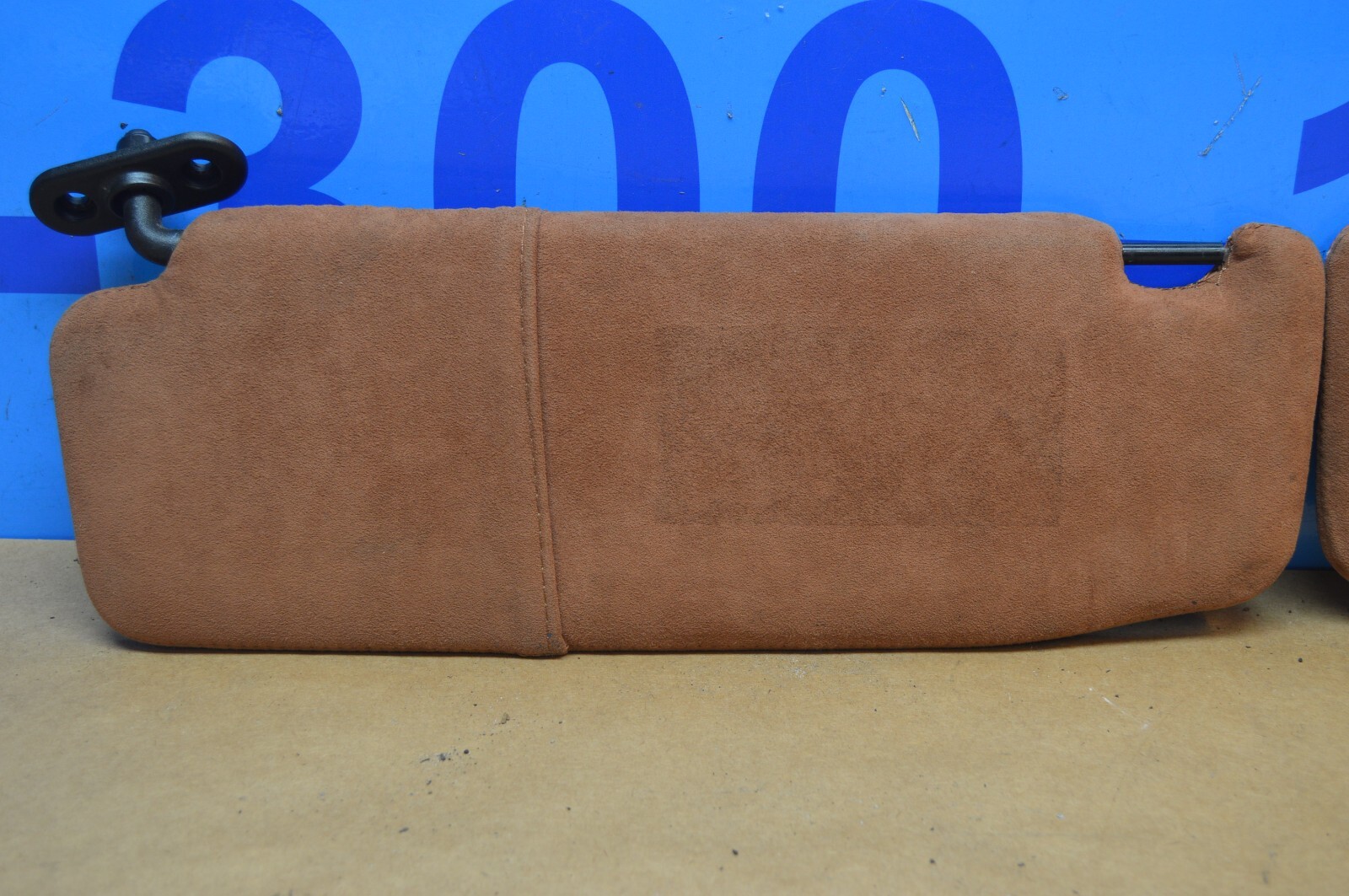 2004 M138 MASERATI M128 GT DRIVER & PASSENGER SIDE SUN VISOR SHADE PAIR BROWN