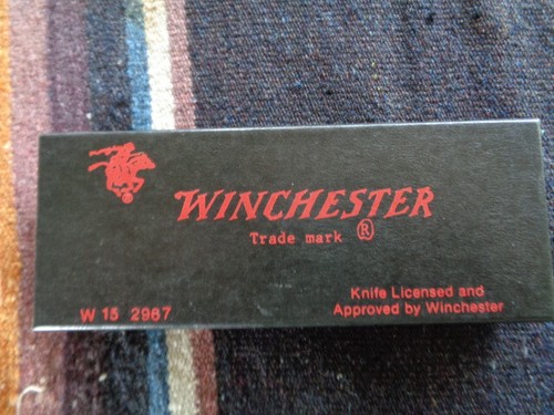 WINCHESTER 2967 2 BLADE BROWN JIGGED BONE HANDLES '88 KNIFE