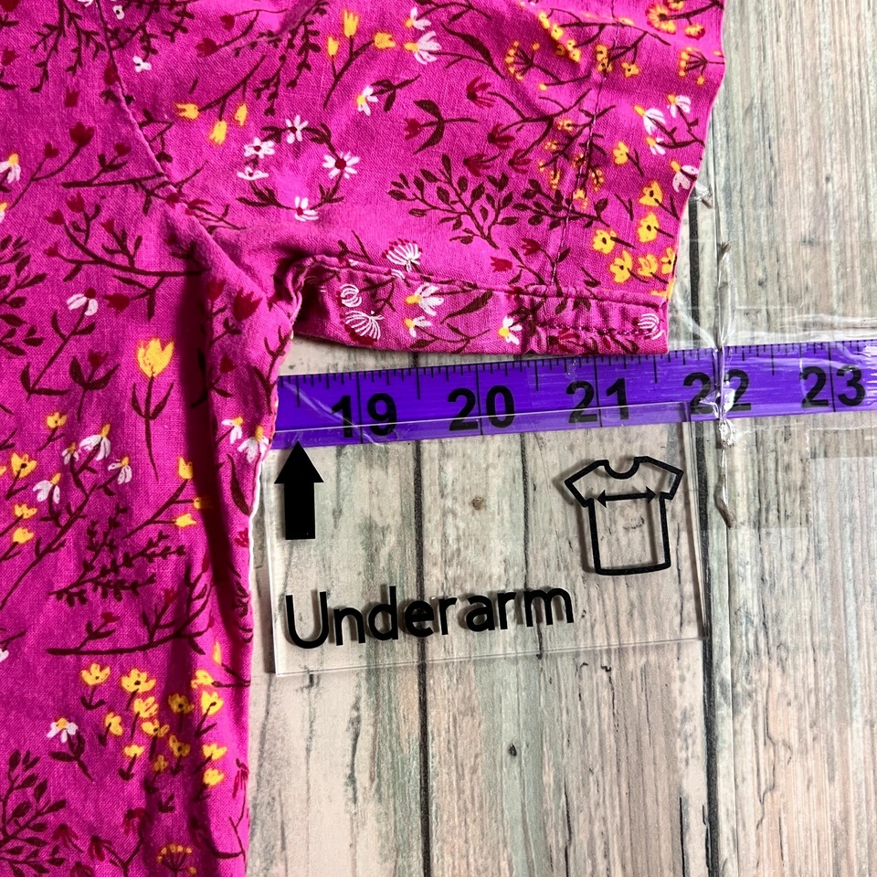 Blusa Médica Hecha a Mano Enfermera Rosa Unicornio Floral Talla XS Cuello en V Kimono Médico  Foto 4 de 4