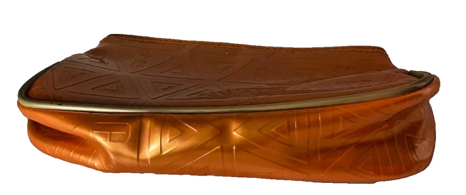 Bolsa cosmética Clinique naranja geométrica en relieve cierre de cremallera vinilo 6" de ancho Foto 3 de 4